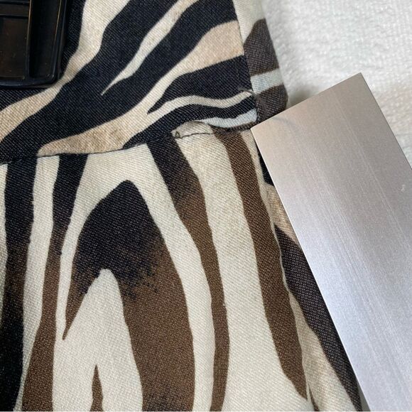 Chico's So Slimming Zebra Print Crop Pants Size 0.5 - Picture 9 of 12